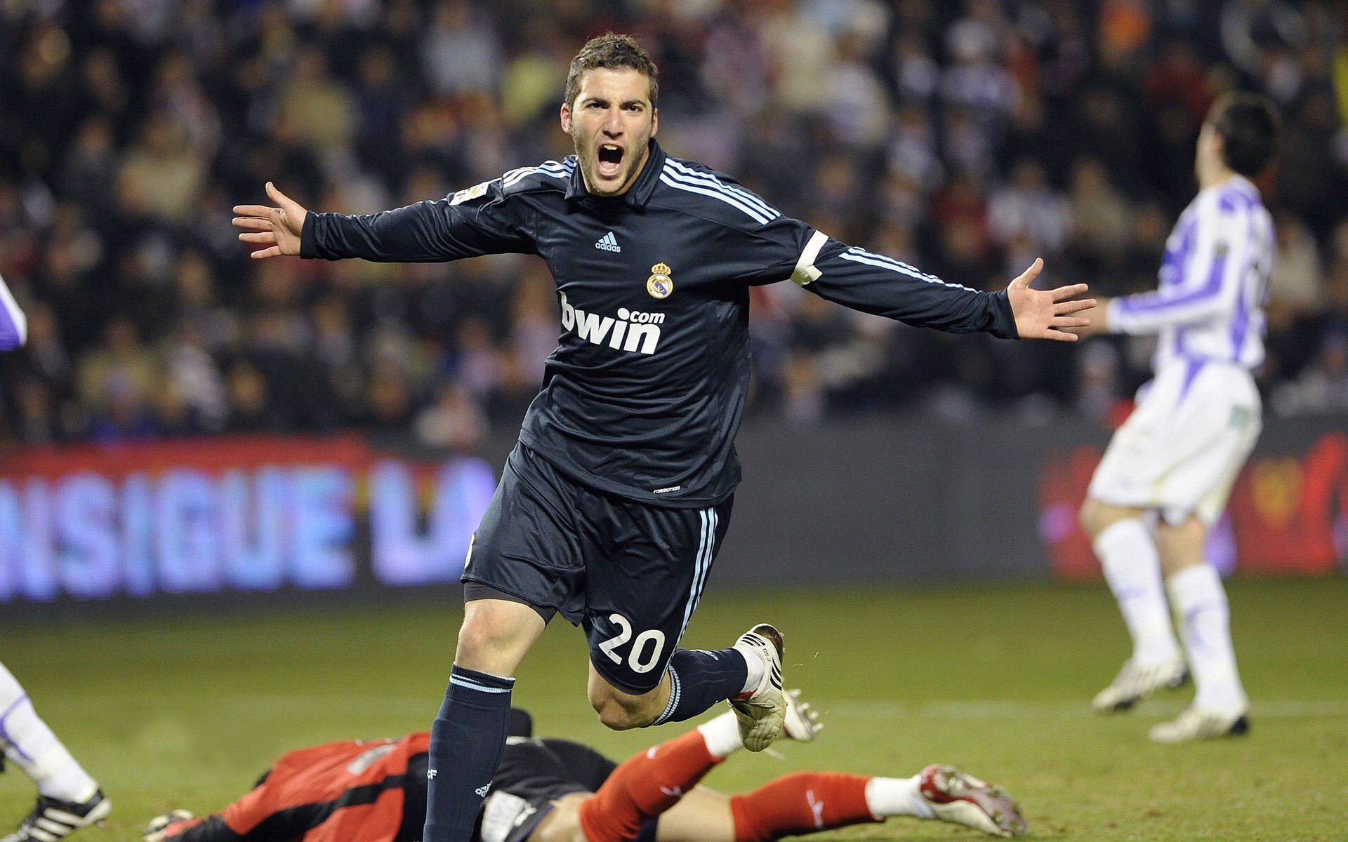 森林狼前锋替补出场完成逆转关键封盖，森林狼阵容2021