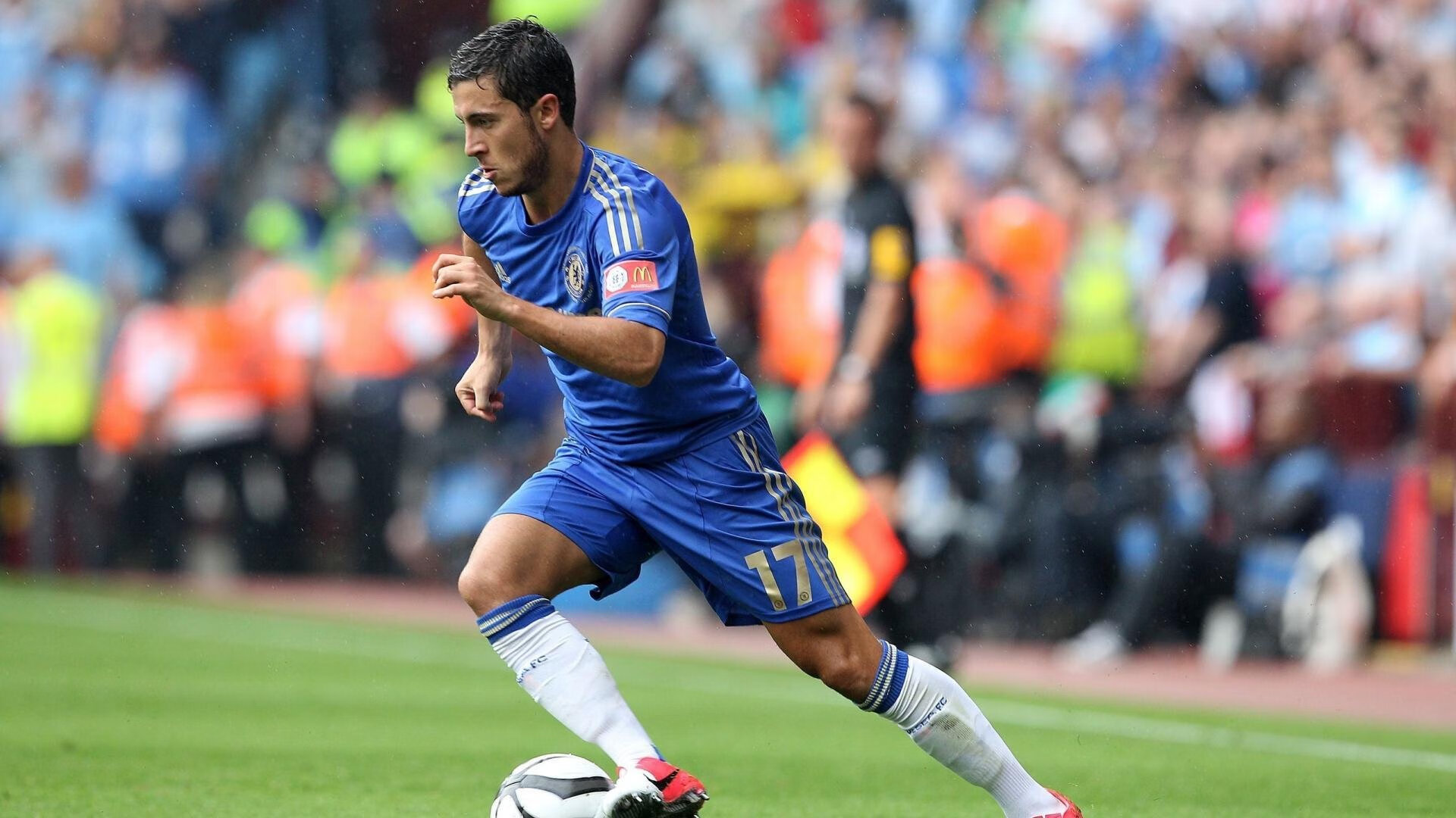 青少年足球智慧训练系统在全球范围内推广，提高训练效率，青少年足球训练课程